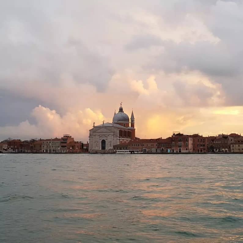 Sonnenuntergang in Venedig, Blick über die Lagune.